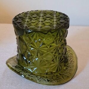 Vtg Fenton Olive Green Glass Top Hat.  MCM Daisy & Button pattern